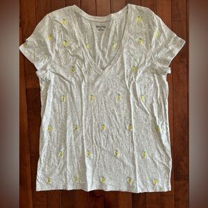 $5 Merona Gray V-Neck T-Shirt with Pineapple Print Size XXL